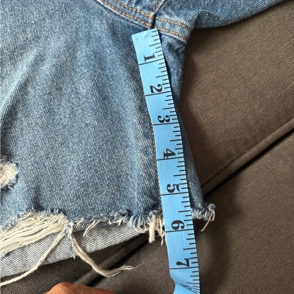 Levi’s Women’s 501® Original Fit High‑Rise Denim Shorts W28 Button Fly Frayed - Picture 3 of 4